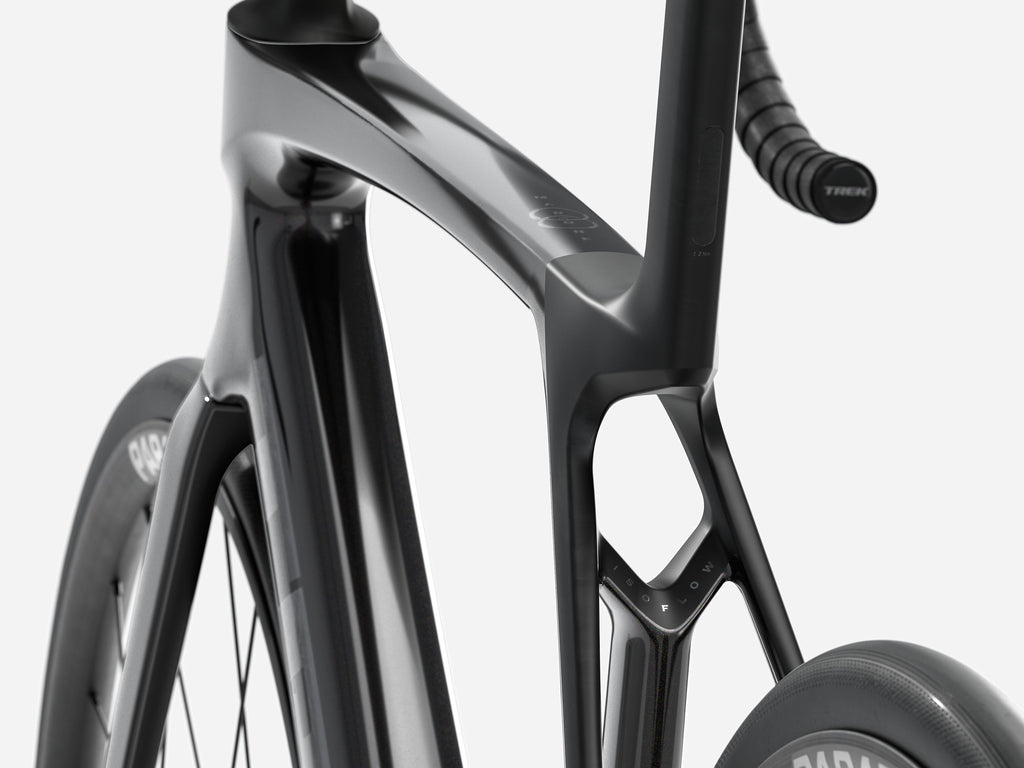 Madone SL 5 Gen 8 — Gloss Dark Star/Matte Deep Smoke