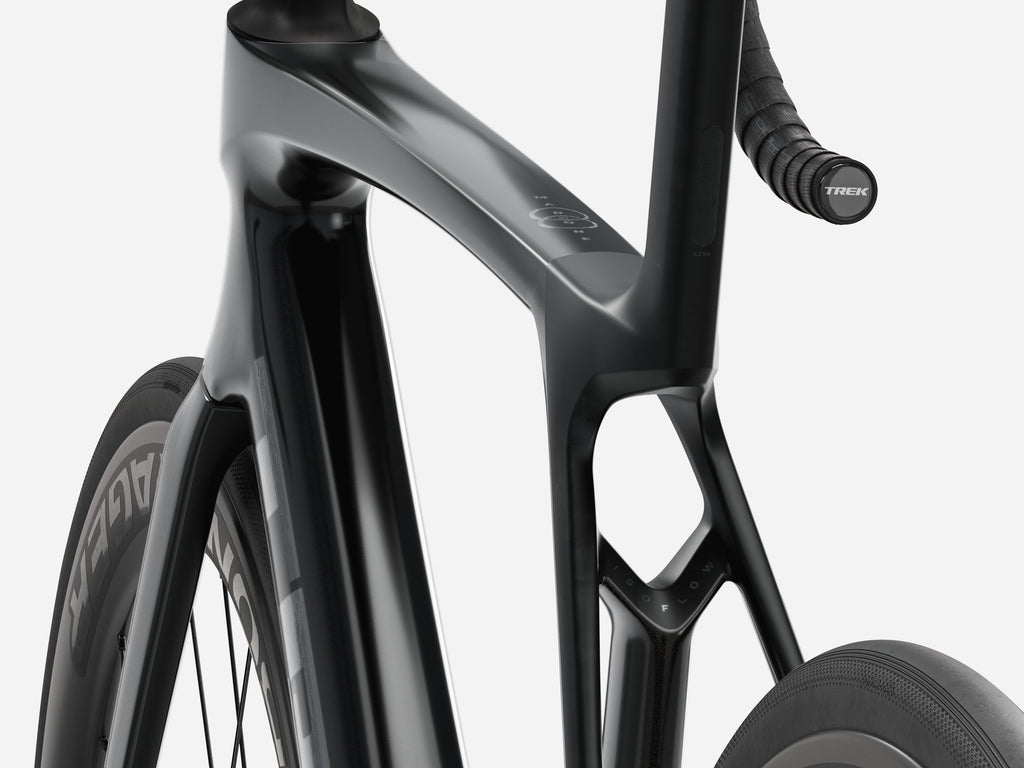 Madone SL 6 AXS Gen 8 — Gloss Dark Star/Matte Deep Smoke
