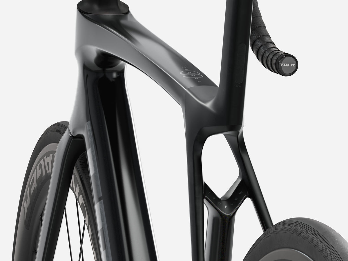 Madone SL 6 AXS Gen 8 — Gloss Dark Star/Matte Deep Smoke